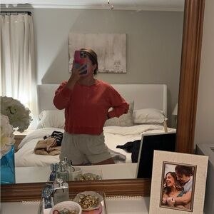 Cropped lightweight pullover